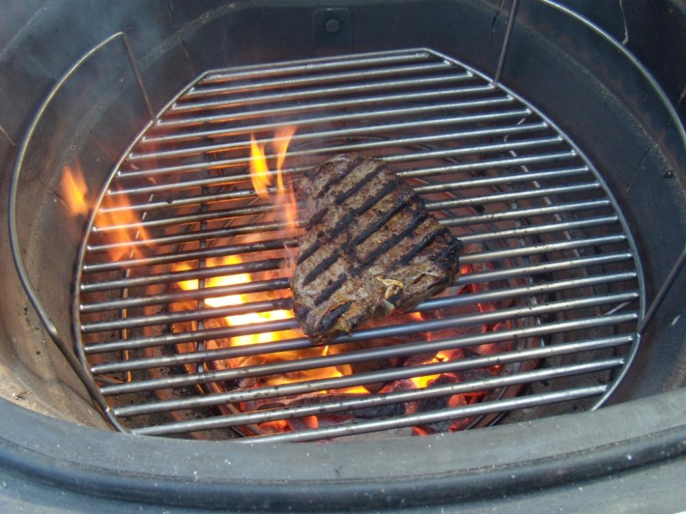 New Grill searing steak.jpg