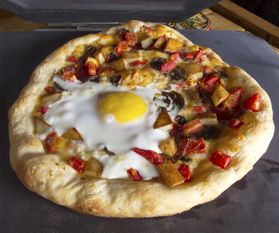 Pizza With Egg.jpg